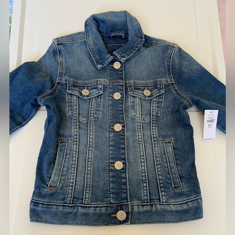 Gap Jean Jacket Size XS (4-5 US). New with tags.
